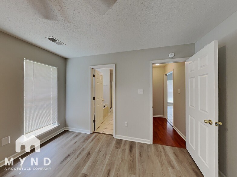 Building Photo - 5480 Kristy Ln