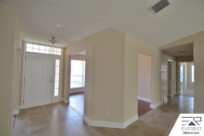 Building Photo - 30 Lancelot Dr