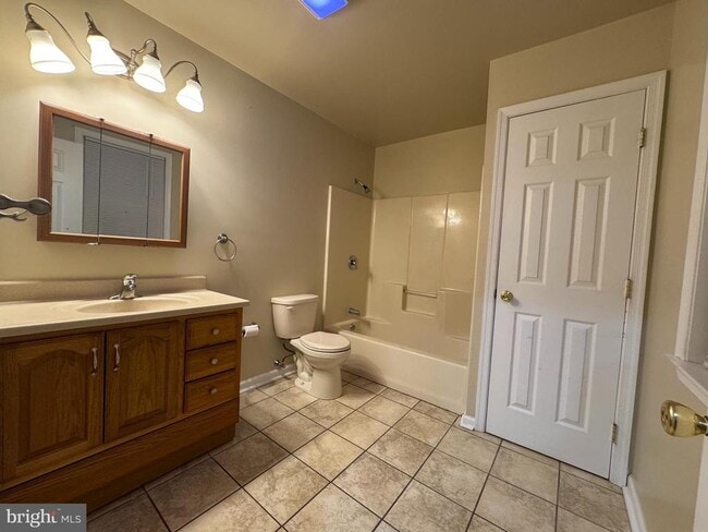 Building Photo - 522 Merchant St