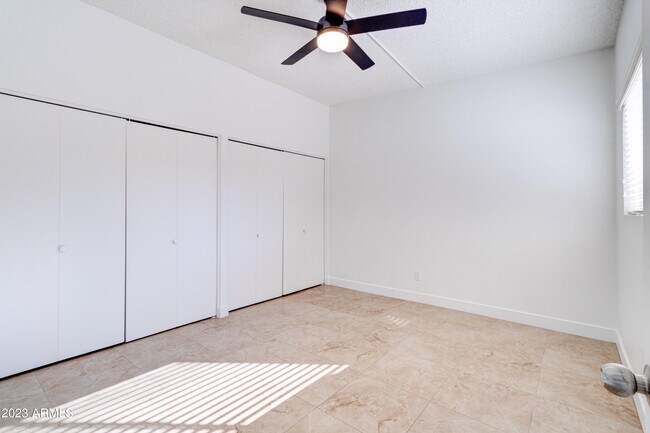 Building Photo - 1297 W 5th St