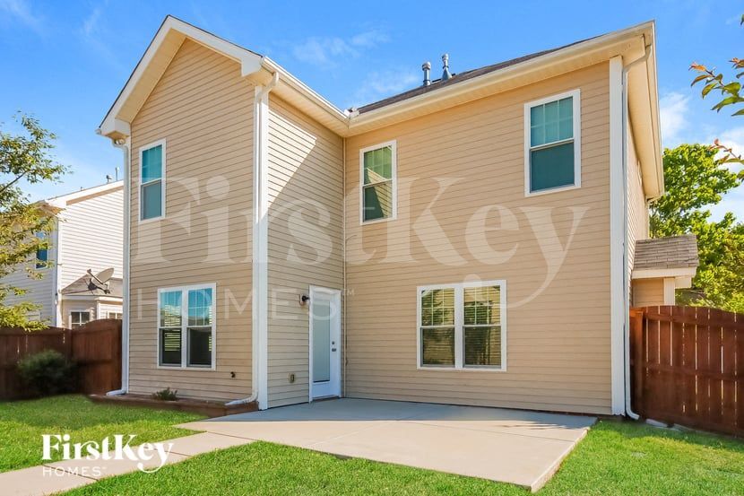 Building Photo - 8125 Rolling Meadows Ln