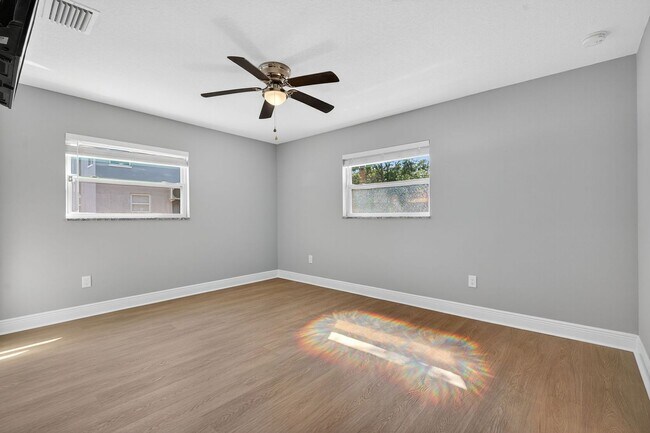 Building Photo - Fully Remodeled 3BR Home with Large Fenced Yard & New Deck