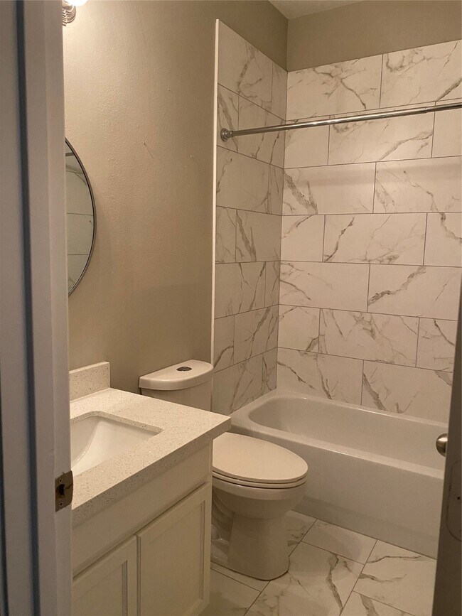 Building Photo - 2249 Waxwing Dr