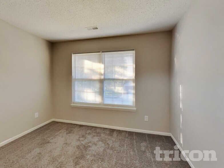 Building Photo - 7114 Mars Dr