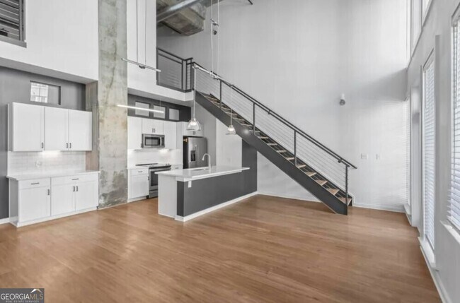 Building Photo - 230 18th St NW