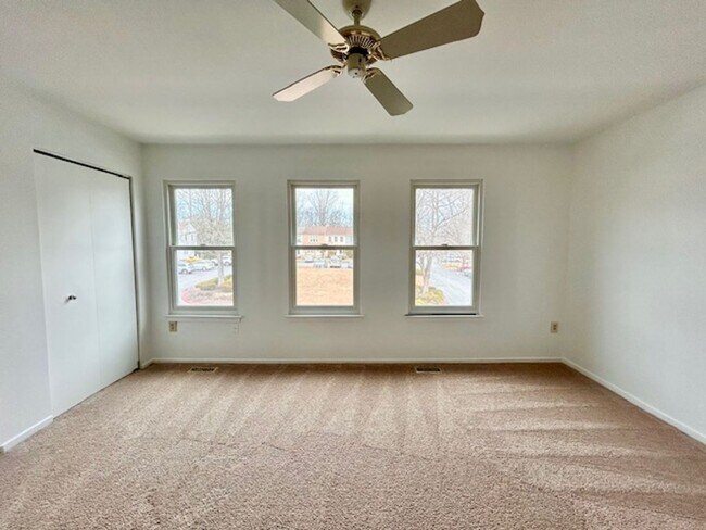 Building Photo - 9 Long Green Ct