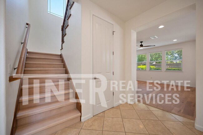 Building Photo - 2469 Kinsella Way