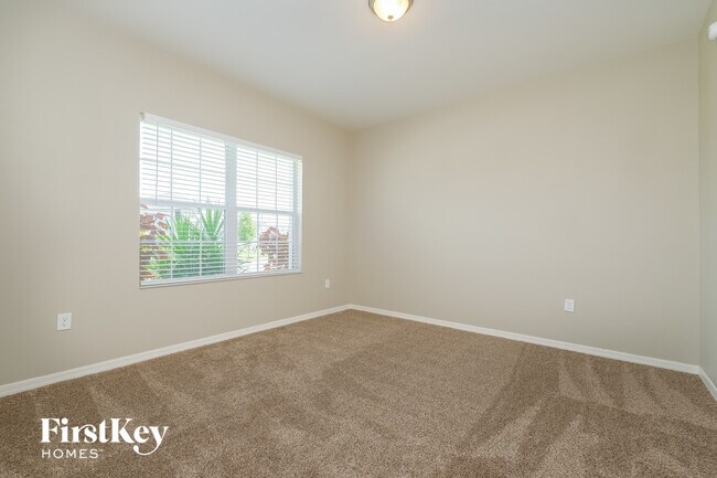 Building Photo - 5276 White Egret Ln