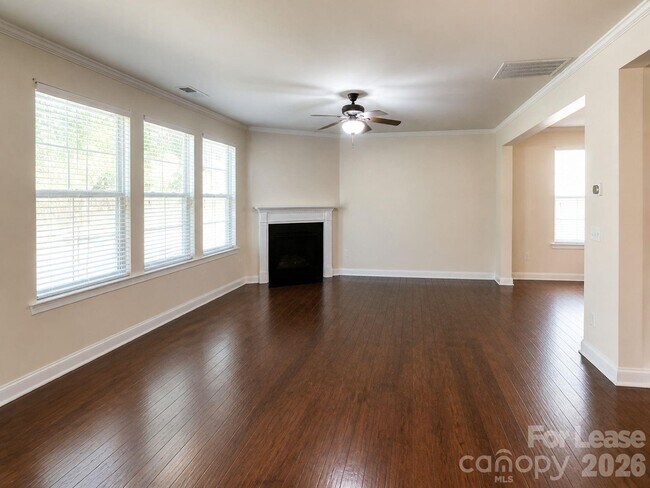 Building Photo - 137 Glade Vly Ave