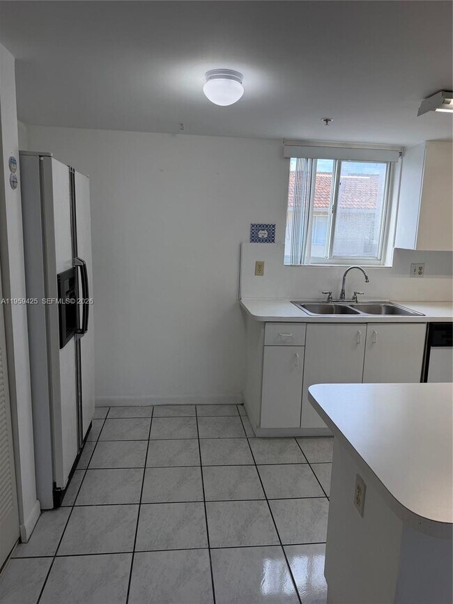 Building Photo - 551 NW 82nd Ave