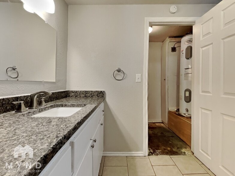 Building Photo - 3309 E 14th St