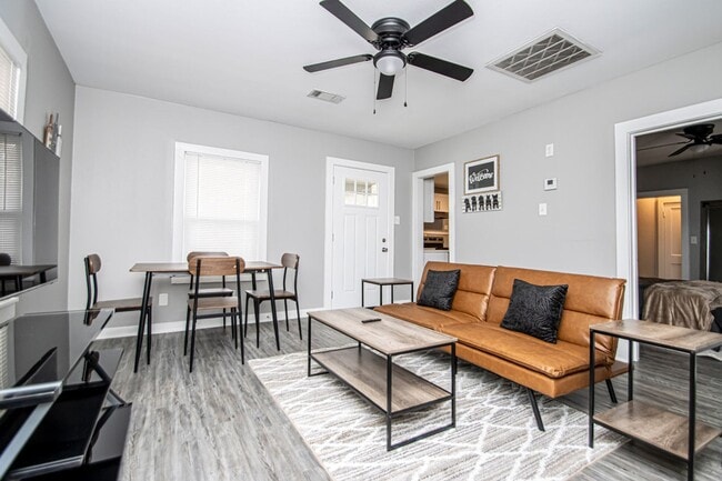 Building Photo - 6508 Perryville Rd