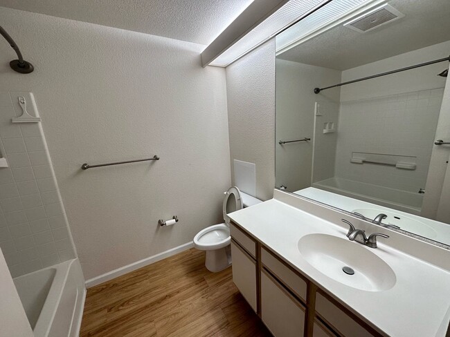 Building Photo - For Rent - [Hillsdale] 95-1195 Makaikai St...