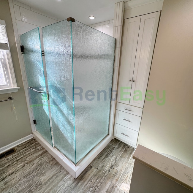 Building Photo - 1001 Fox Rdg Ct