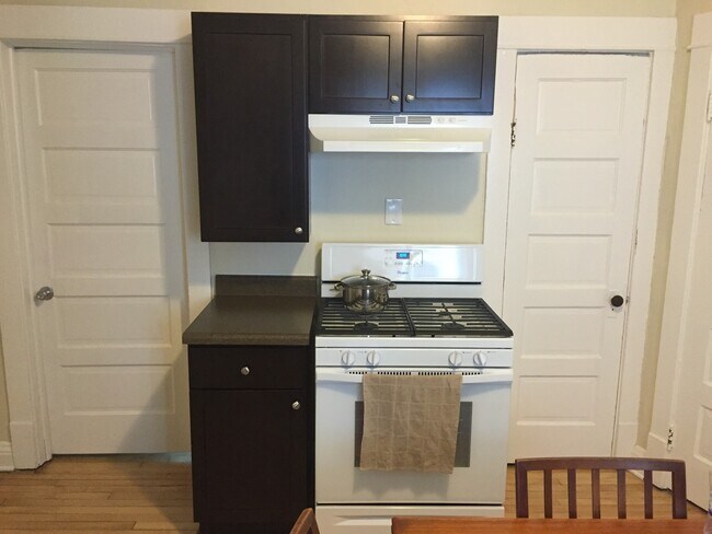 Building Photo - 720 E Wright St