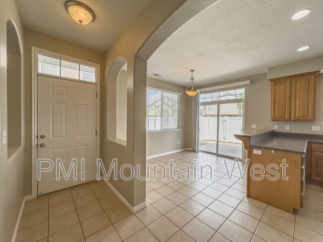 Building Photo - 948 Chelsea Ln