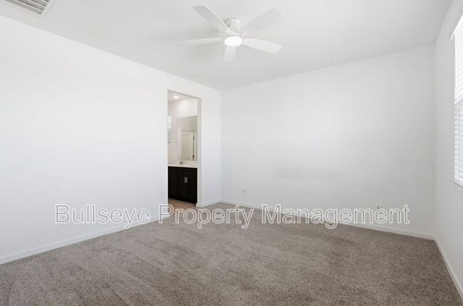 Building Photo - 3136 Hayden Rose Ave