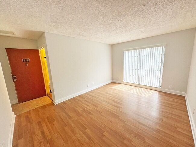 Building Photo - 4543 Treehouse Ln