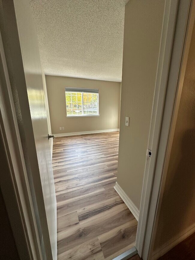 Building Photo - 1872 S Pitkin Cir