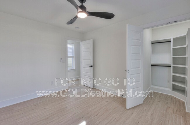 Building Photo - 402 E Trinity Ln