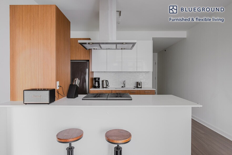 Building Photo - 500 N Lake Shore Dr