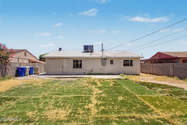 Building Photo - 5828 N 63rd Dr