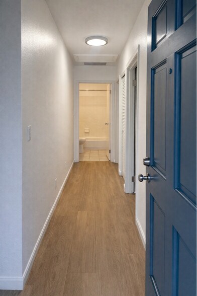 Building Photo - 95-833-833 Wikao St