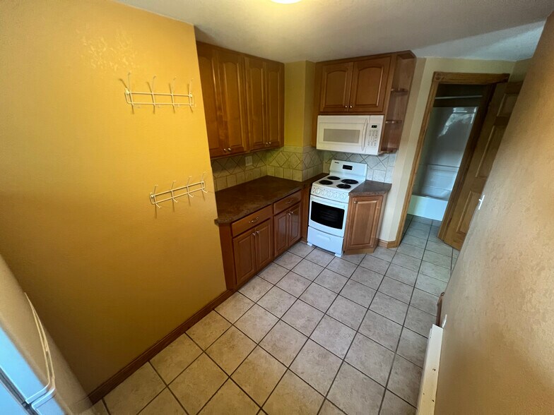 Building Photo - 221 8th St S