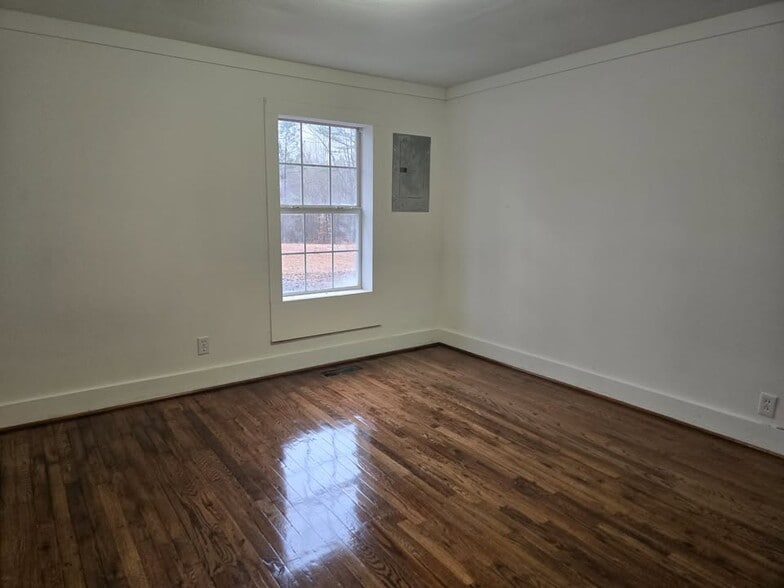 Building Photo - 130 Coin Ln