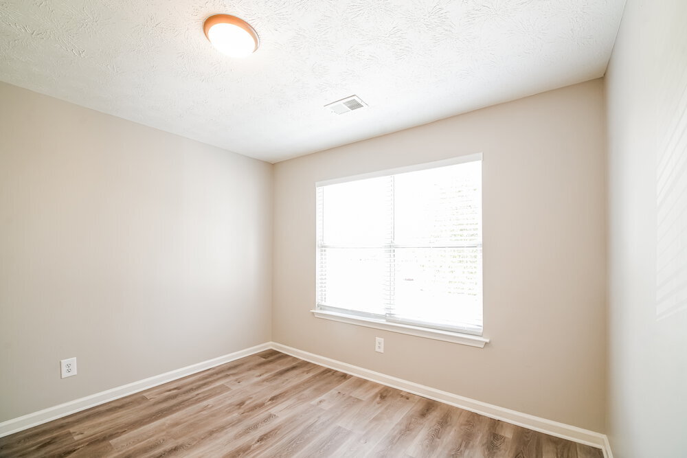 Building Photo - 27 Polo Fields NE