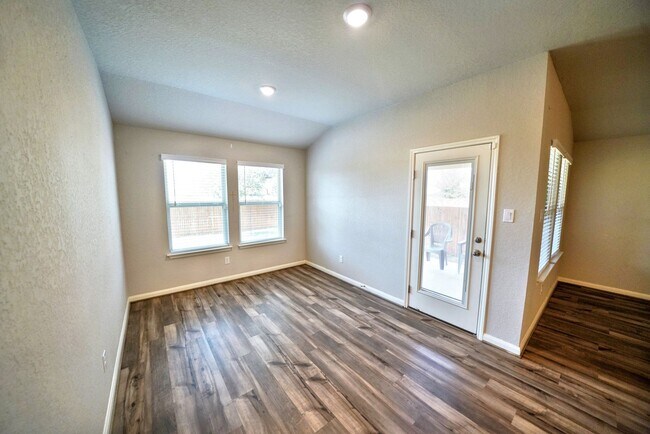 Building Photo - Gorgeous 4-Bedroom Home in Westpointe East...