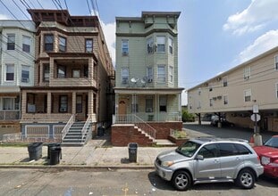 Building Photo - 67 ANDREW St