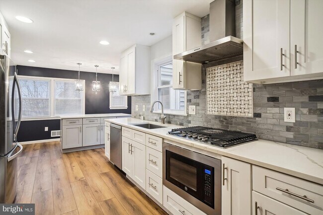 Building Photo - 11808 Coldstream Dr