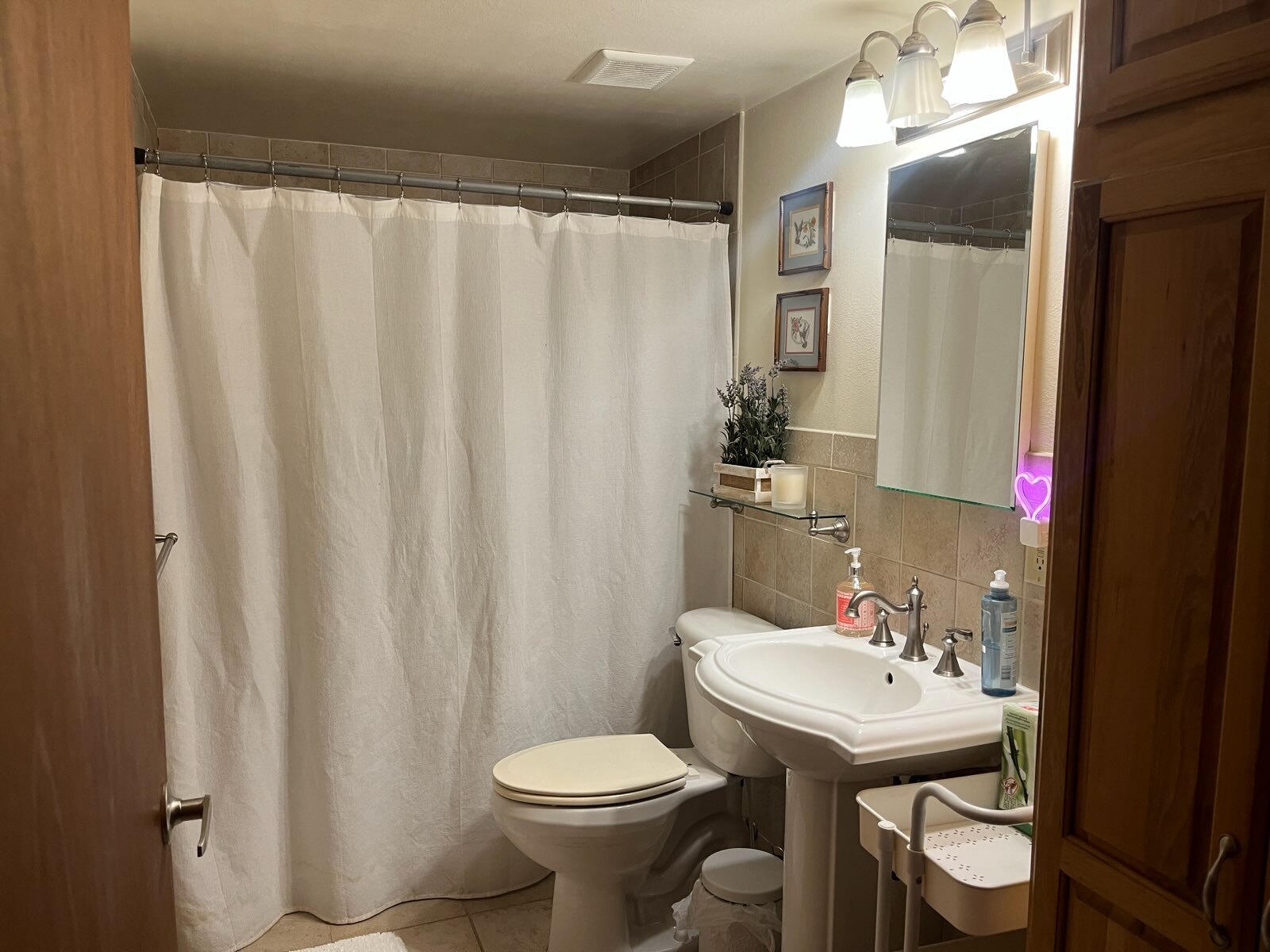 Building Photo - 1703 E 13th St