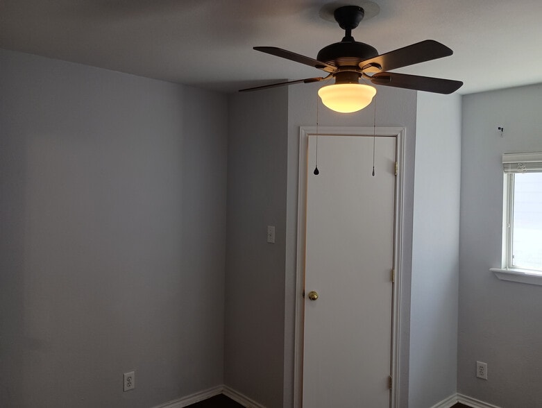 Building Photo - Room in Single Family Home on Ceremony Cove