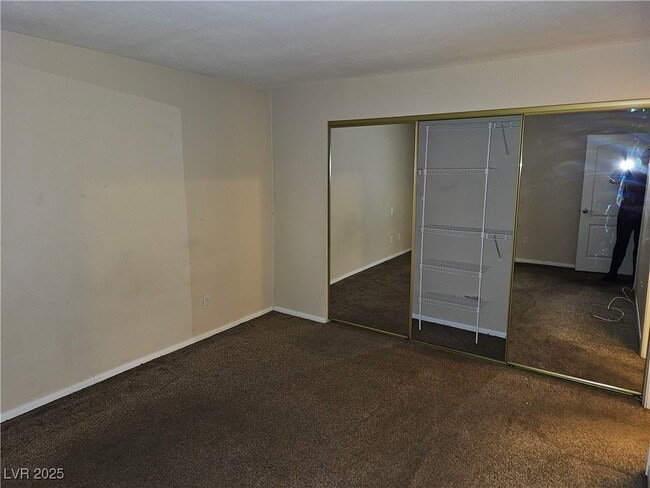 Building Photo - 3145 E Flamingo Rd