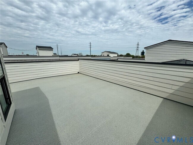 Building Photo - 1025 N Lombardy St