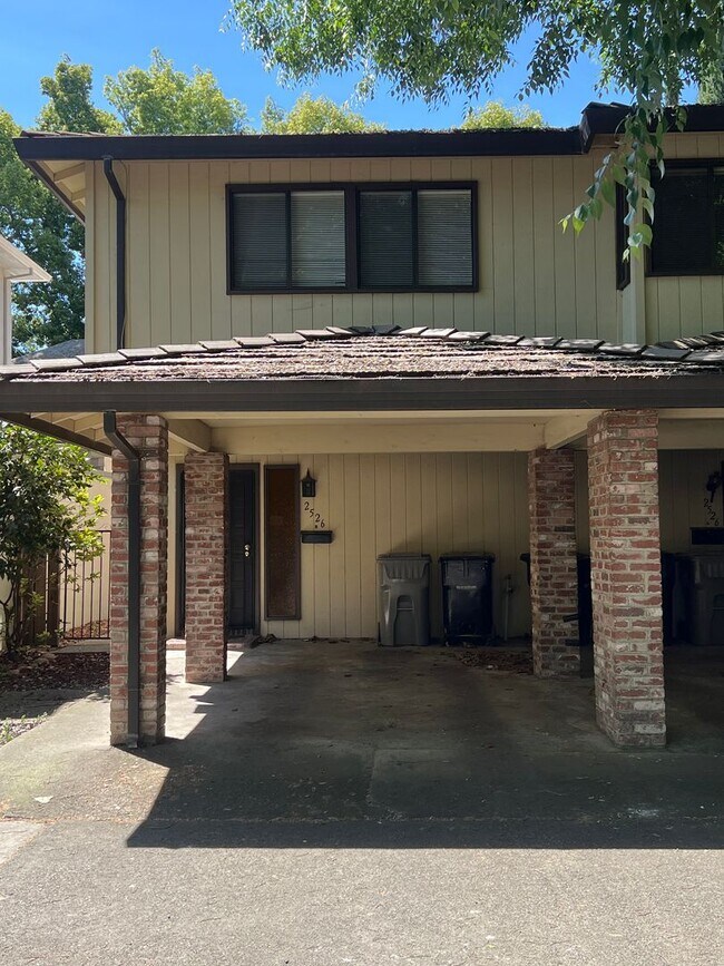 Building Photo - 2526 I St