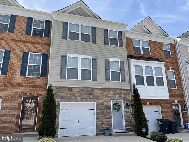 Building Photo - 706 Bunker Ln