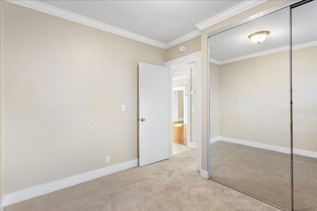 Building Photo - 2149 Santa Clara Ave