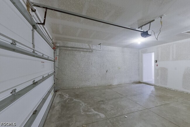 Building Photo - 9113 Aegean Cir