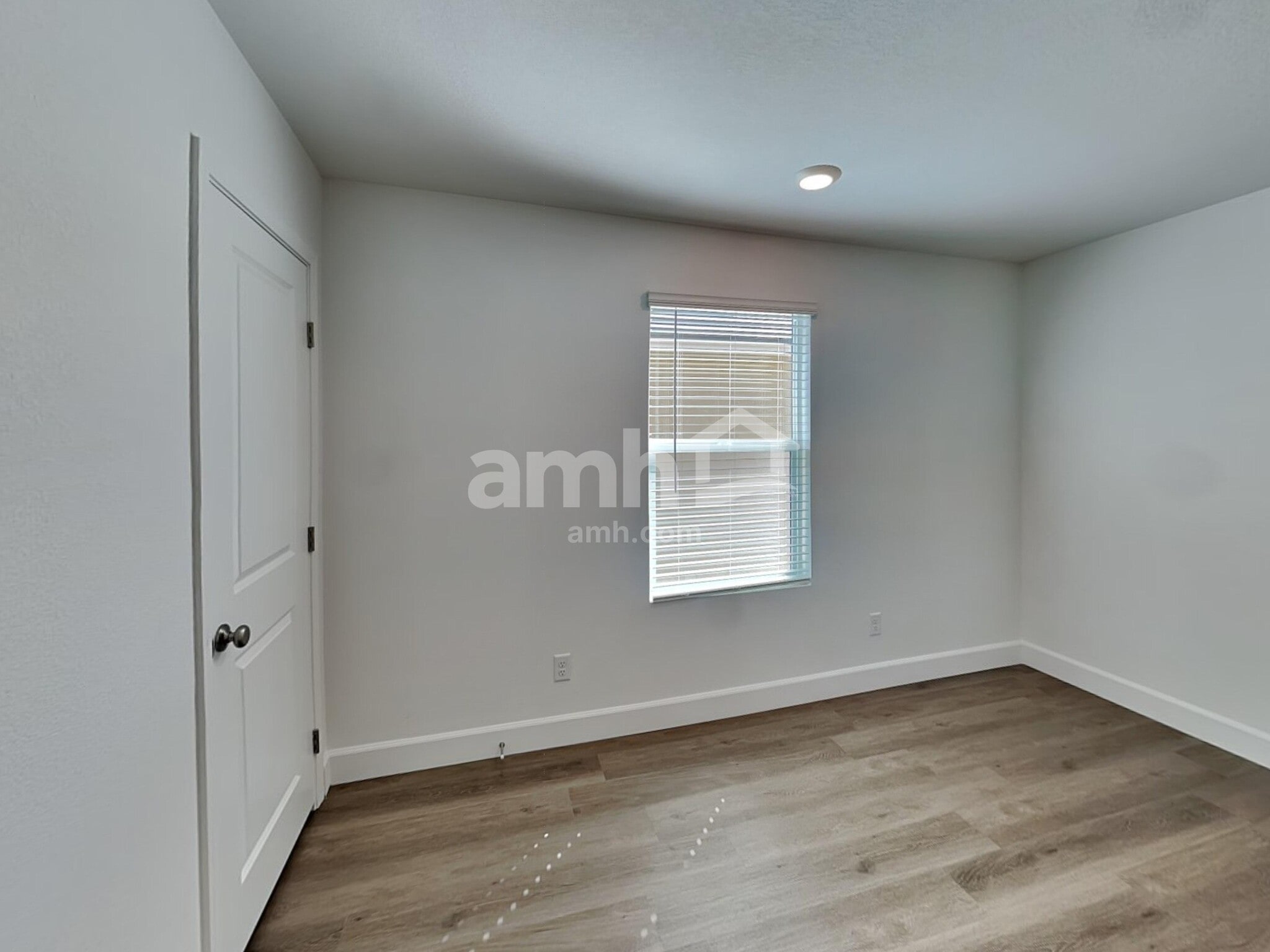 Building Photo - 6428 Marthas Vineyard Ave