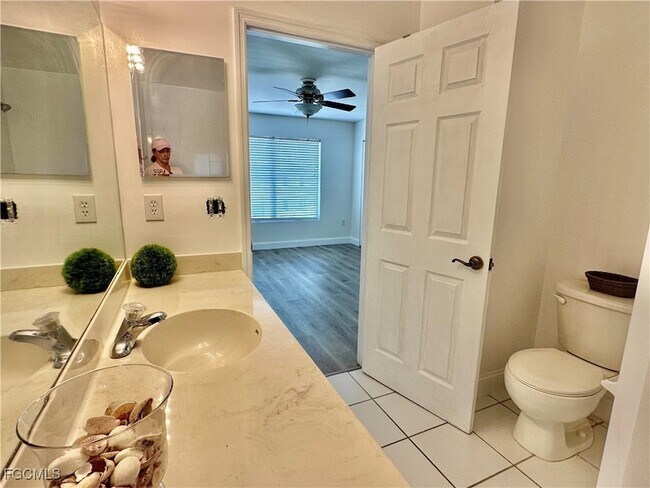 Building Photo - 3627 Pine Oak Cir