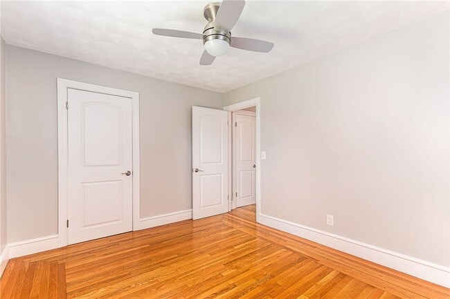 Building Photo - 76 Crossland Rd