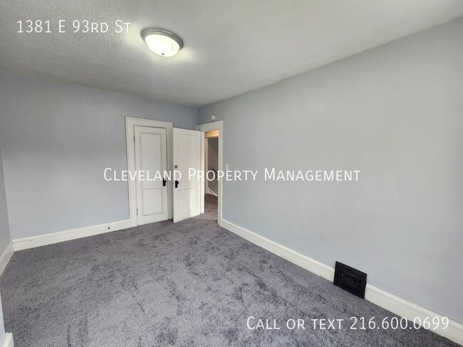Building Photo - 1381 E 93rd St