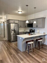 Building Photo - 664 N 380 W