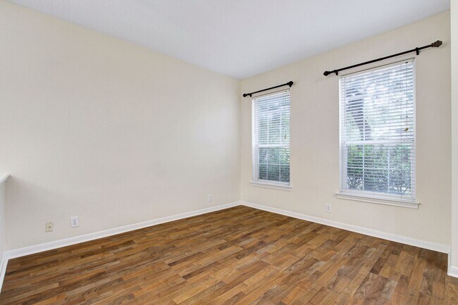 Building Photo - ***APPLICATION CURRENTLY UNDER REVIEW***MO...