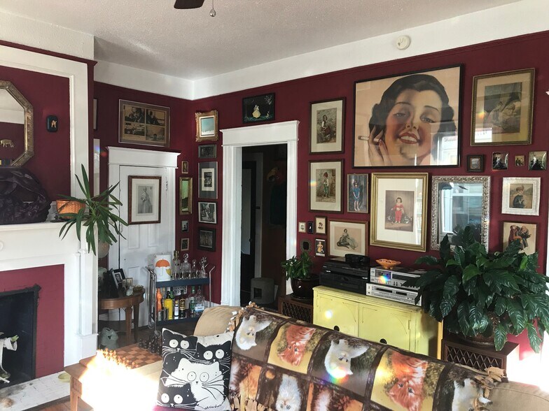 Living room 1 - 114 S 5th Ave