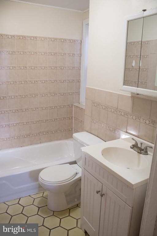 Building Photo - 2210 E York St