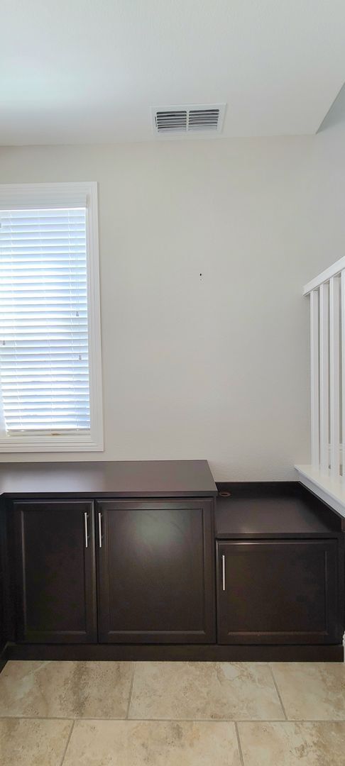 Building Photo - Beautifull Single Family Home in Folsom w/ Solar, Tankless Water Heater, Pool Access, Bonus Room ...